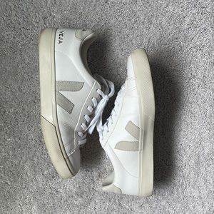 Natural/white Veja campos